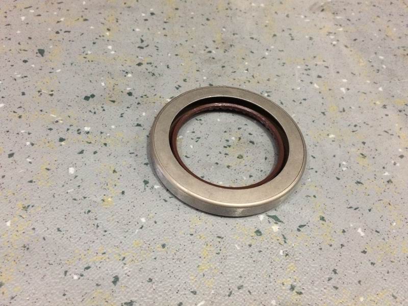 Active bevel gear oil seal