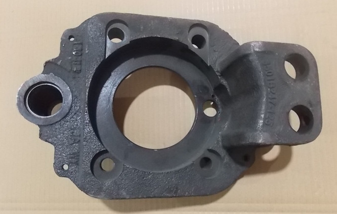 Опорная пластина переднего тормоза в сборе, правая