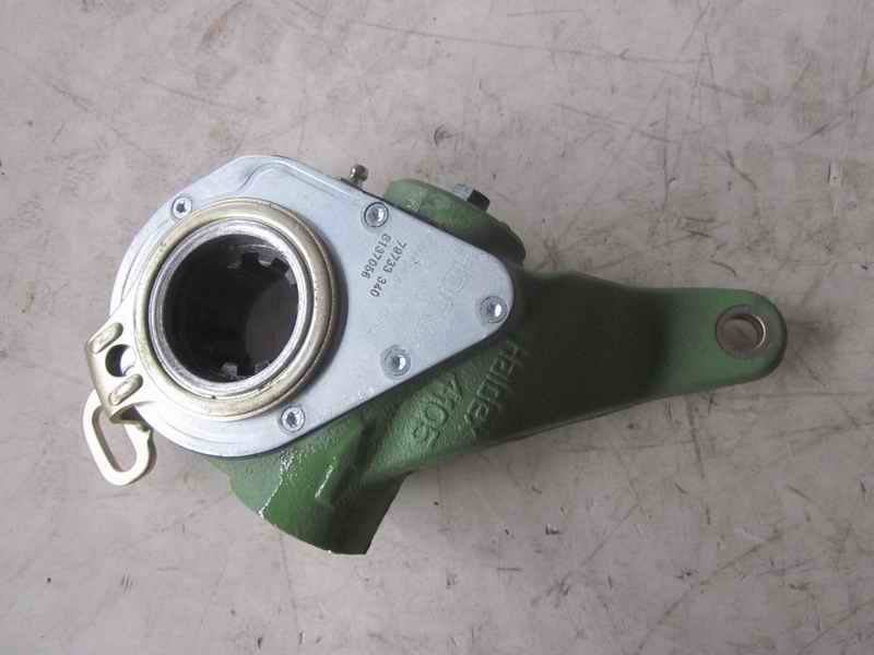 Rear left automatic adjustment arm