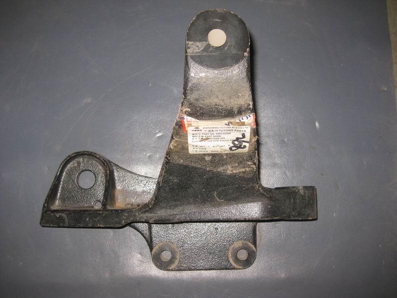 Front left airbag lower bracket