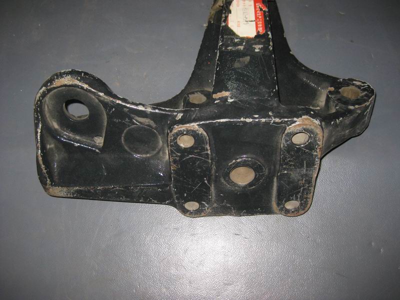 Front right airbag lower bracket-2
