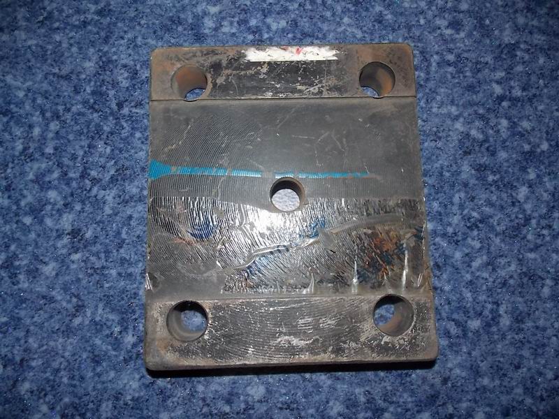 Rear axle upper plate support