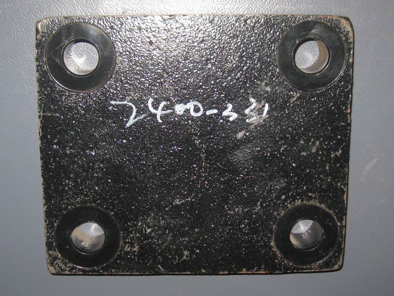 Rear axle lower plate support