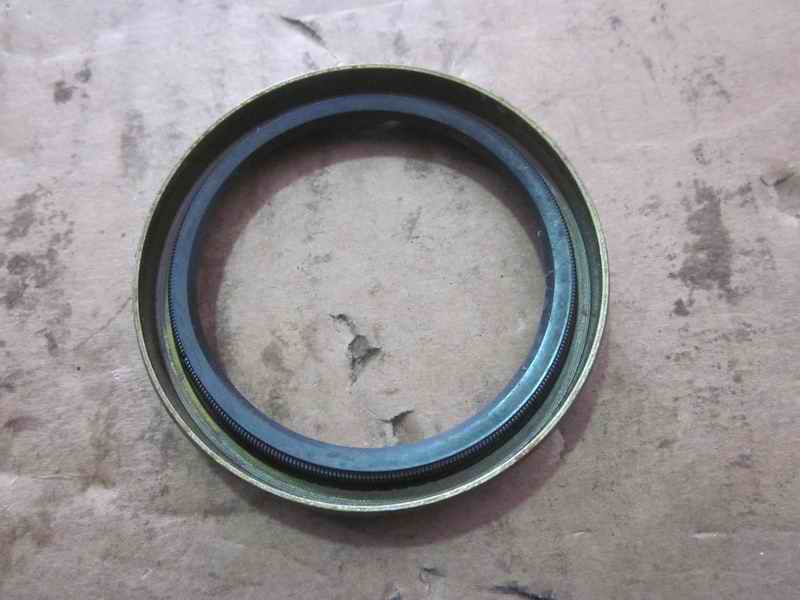Braking base oil seal; inner diameter 42.4; outer diameter 56; thickness 7-1