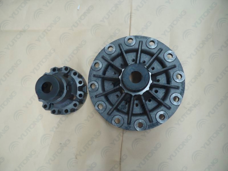 Differential housing assembly