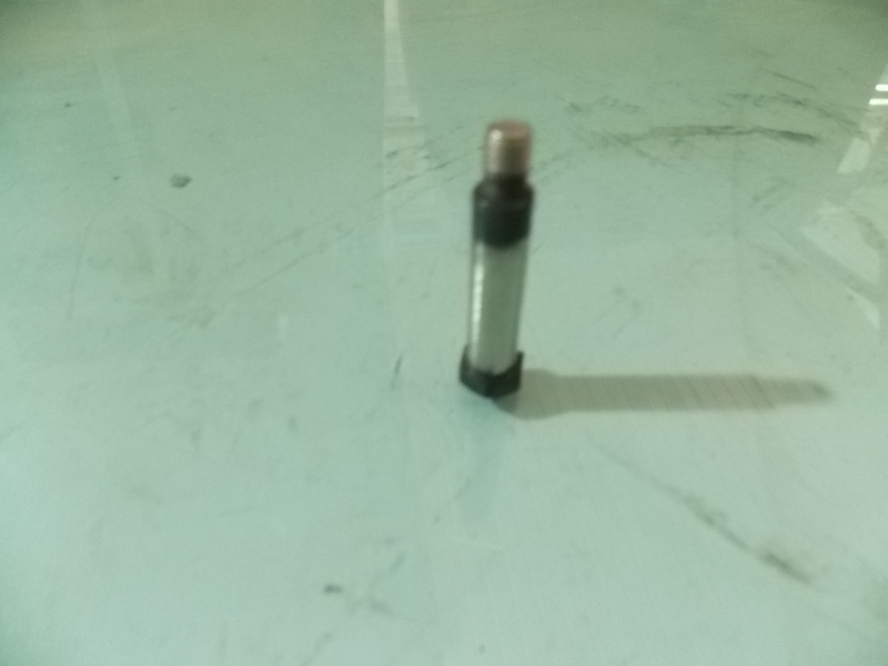 Screw plug-oil drain hole-1