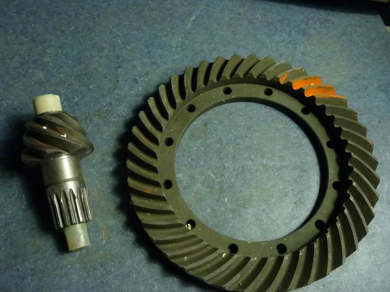 Main driven bevel gear i=5.857