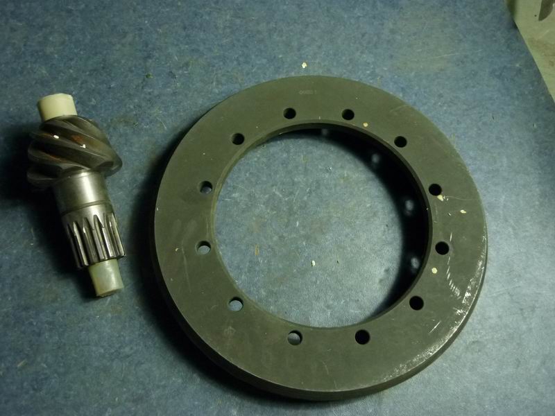 Main driven bevel gear i=5.857-1