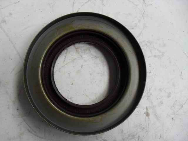 Active bevel gear oil seal
