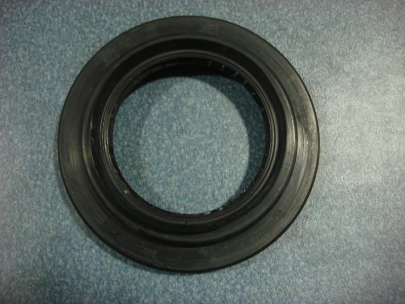 Активный сальник конической передачи; Φ 80 *Ф 135 * 25 .5