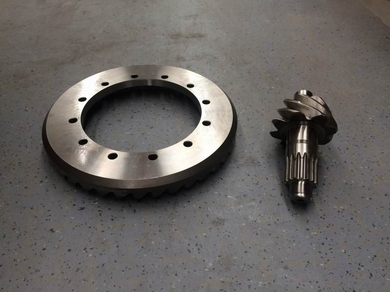 Main driven bevel gear (8.5T/4.88)