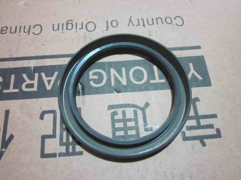 Сальник полуоси-1