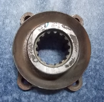 Differential flange assembly