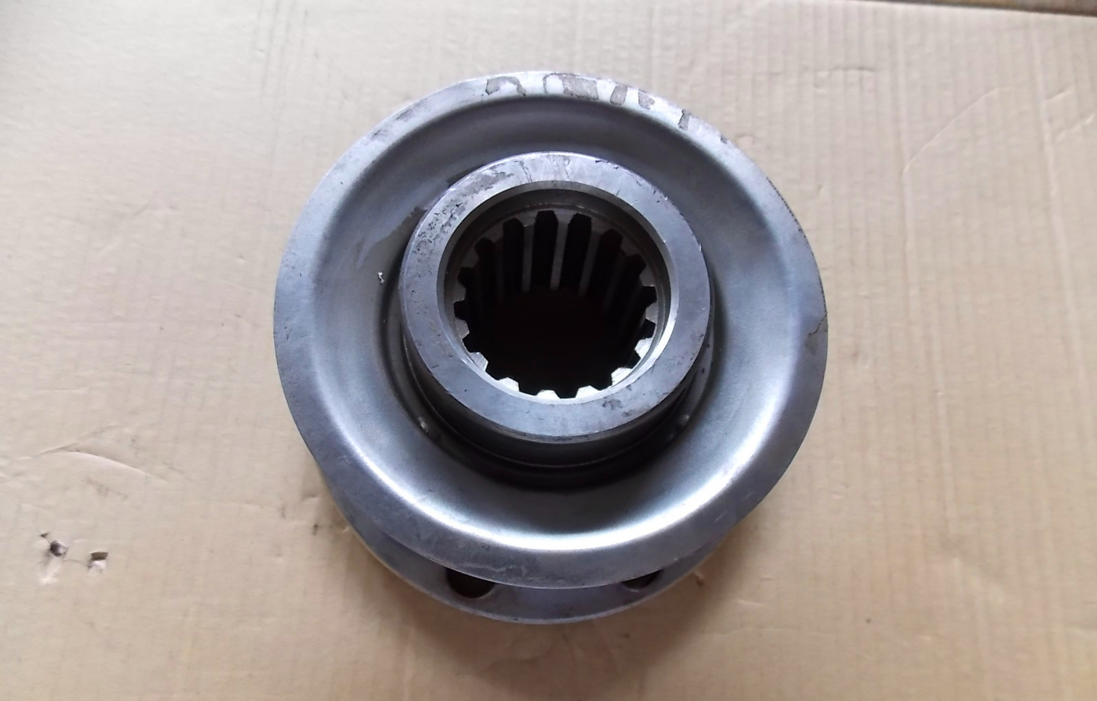 Differential flange assembly