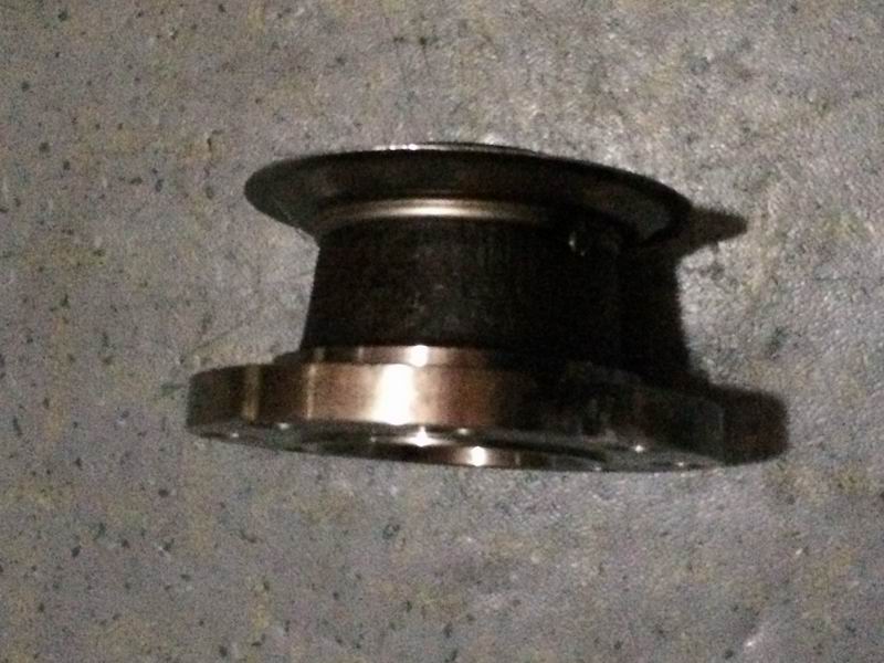 Differential flange assembly