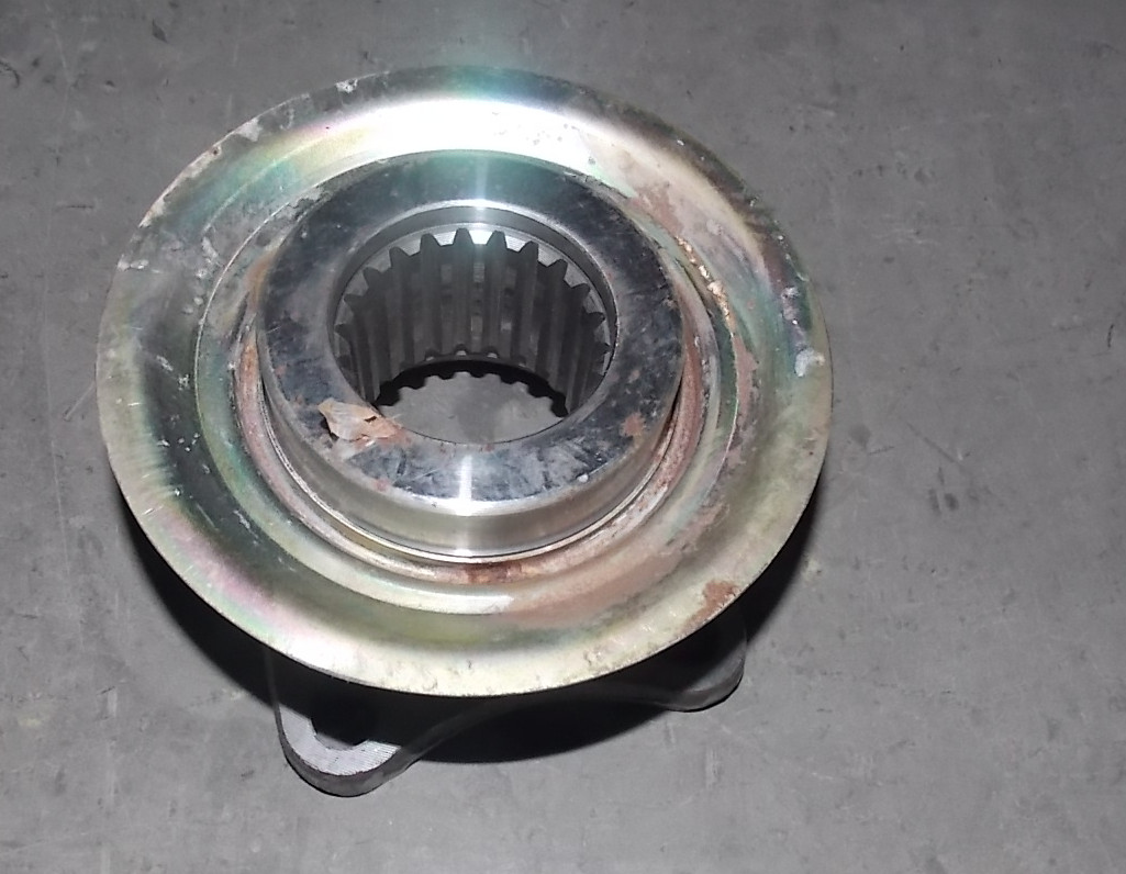 Differential flange assembly