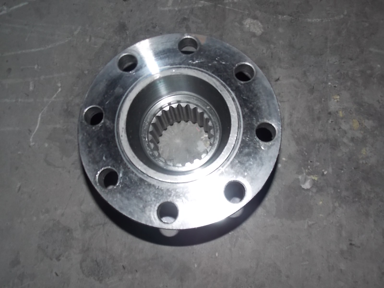 Differential flange assembly