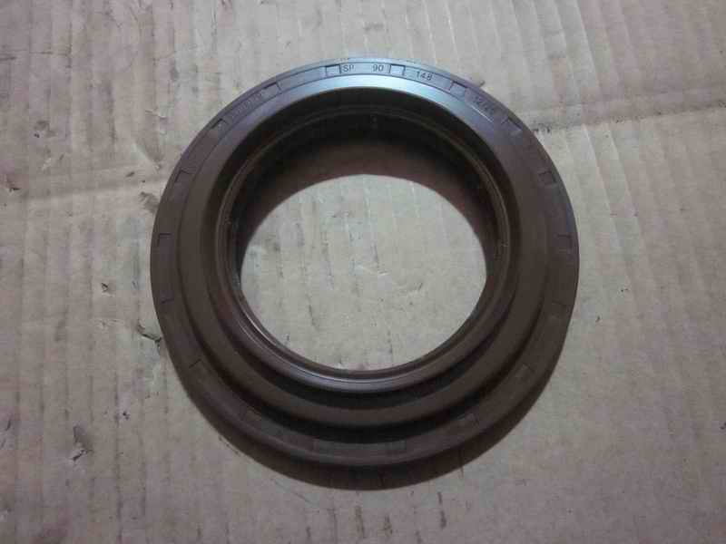 Active bevel gear oil seal