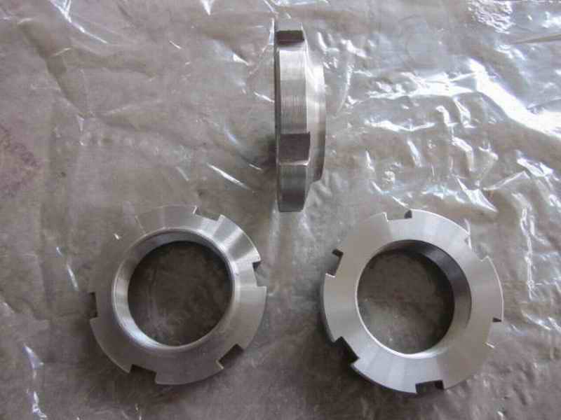 Grooved nut-active bevel gear