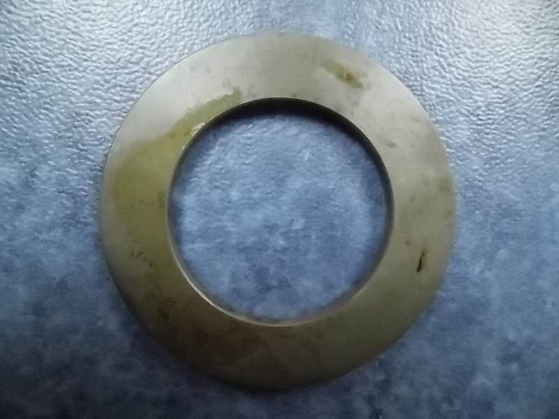 Sealing gasket-slot nut