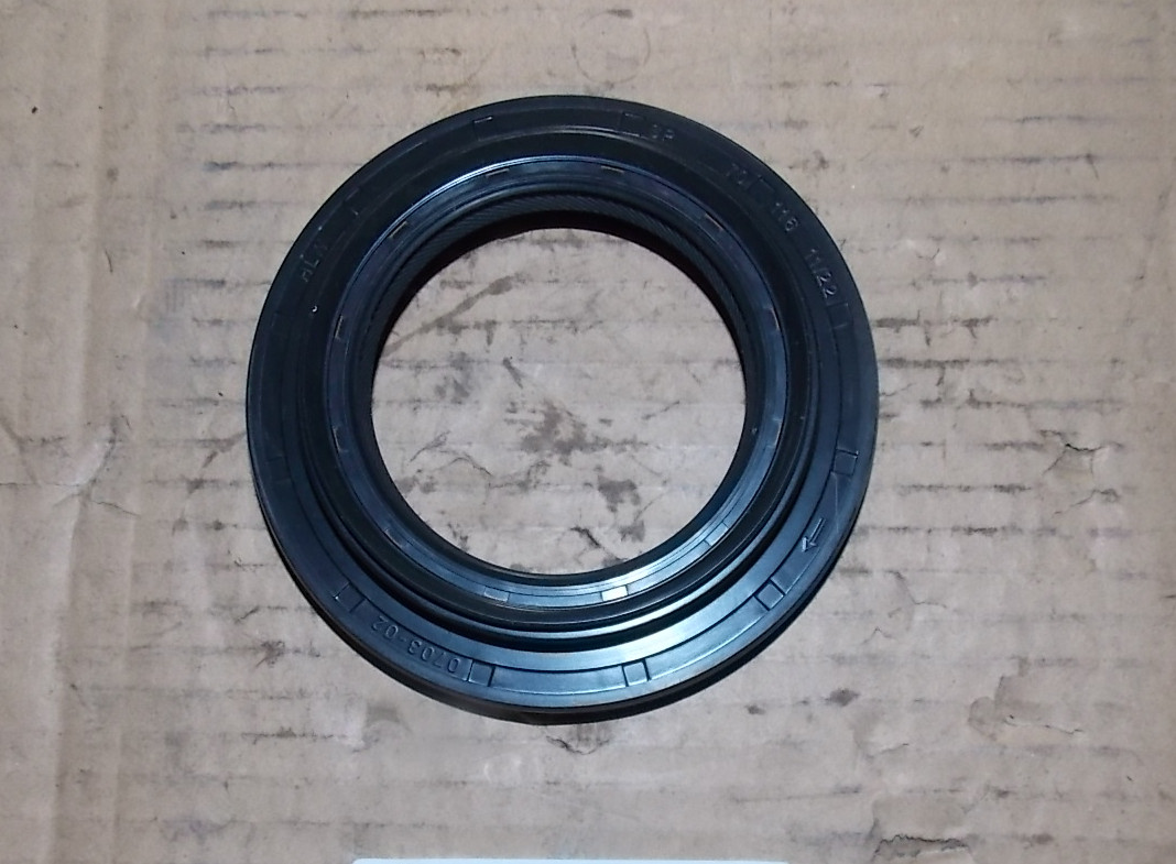 Active bevel gear oil seal