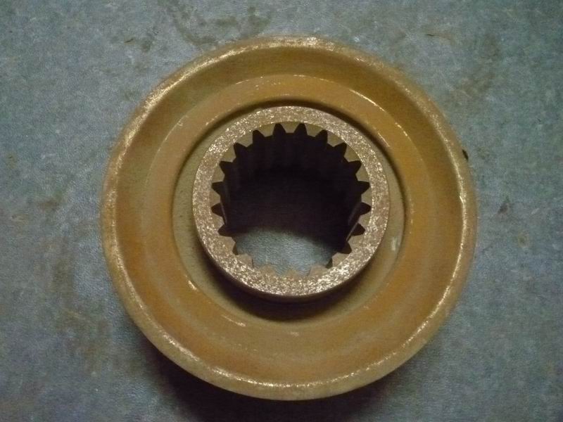 Differential flange assembly