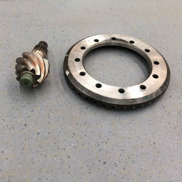 Main driven bevel gear (I=5.125/fine grinding)-1