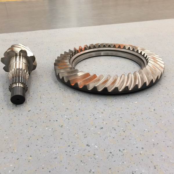 Main driven bevel gear (I=5.125/fine grinding)-2