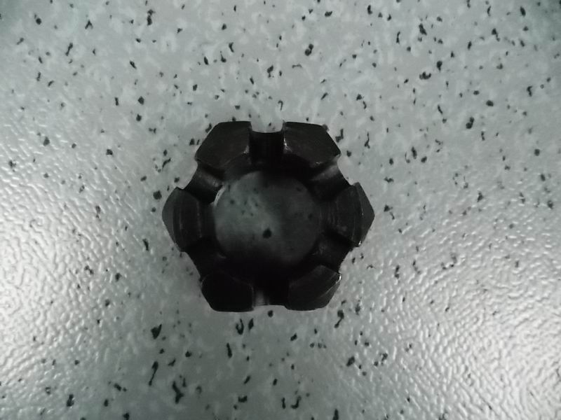 Плоская гайка с шестигранной канавкой и активная коническая передача