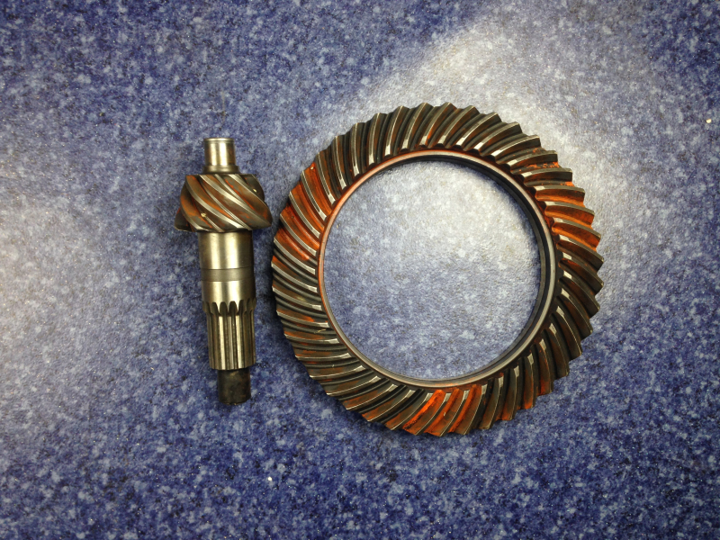 Main driven bevel gear (grinding teeth) i=5.375