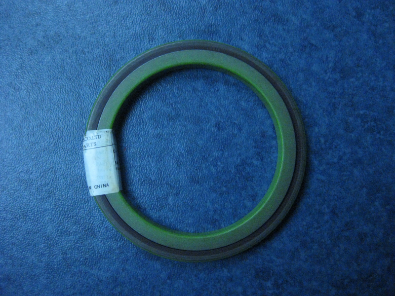 Active bevel gear oil seal