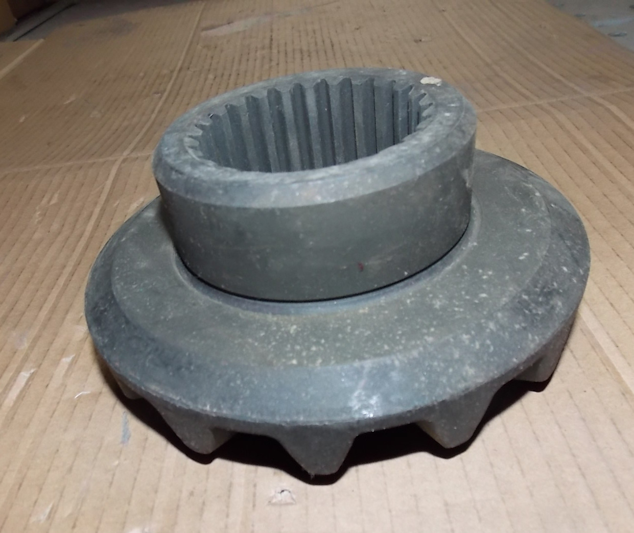 Half shaft gear; number of inner spline teeth*bevel teeth=25*14; oil groove