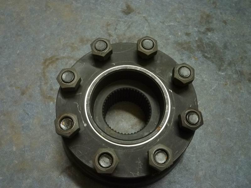 Differential flange assembly