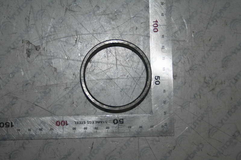 Double-head bolts - half-axle