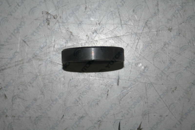 Double-head bolts - half-axle-1