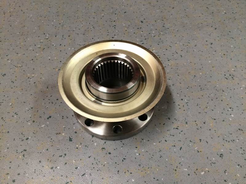 Differential flange assembly
