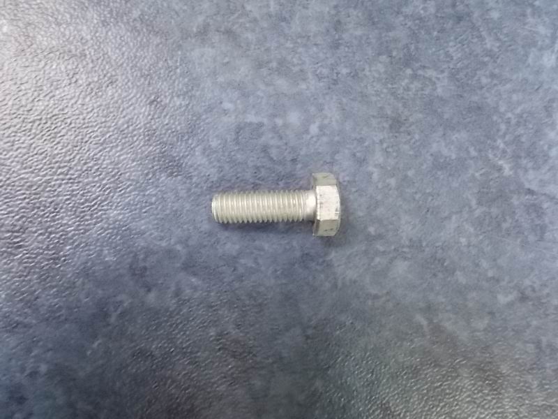 Half shaft bolt