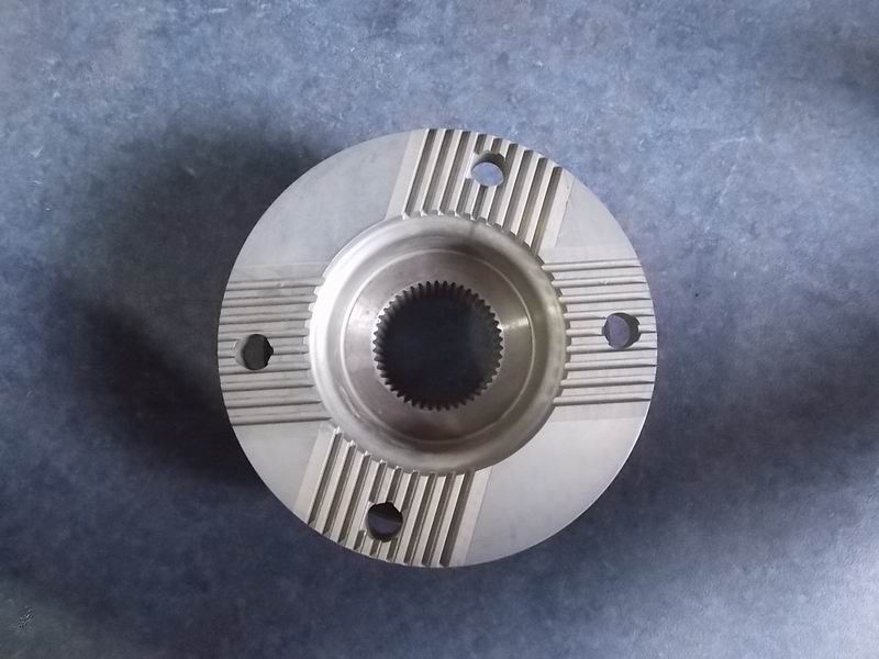 Differential flange assembly