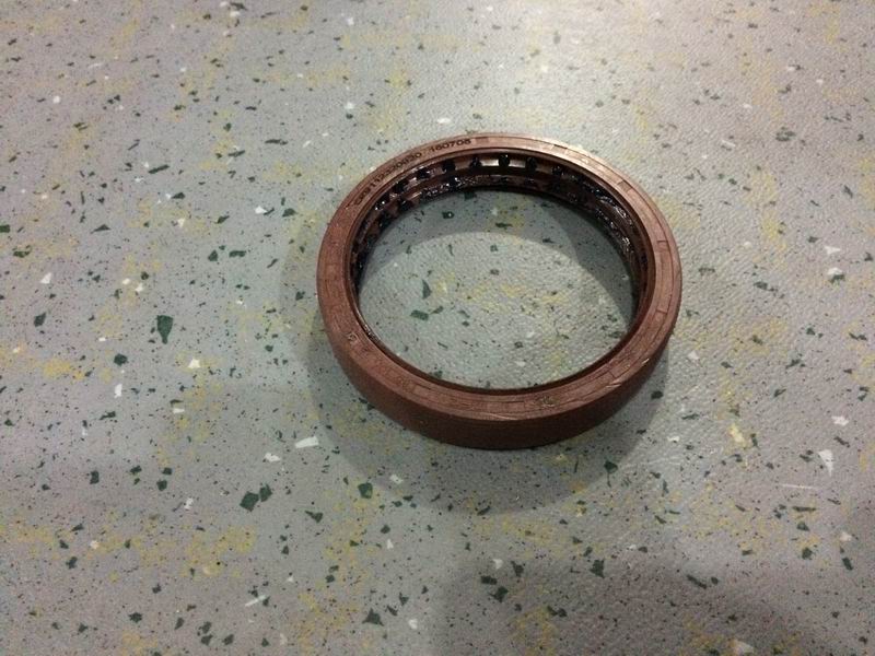 Active bevel gear oil seal