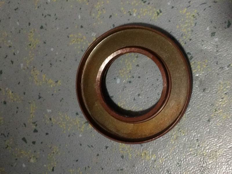 Активный сальник конической передачи; внутренний диаметр 58 ; внешний диаметр 103 ; толщина 19