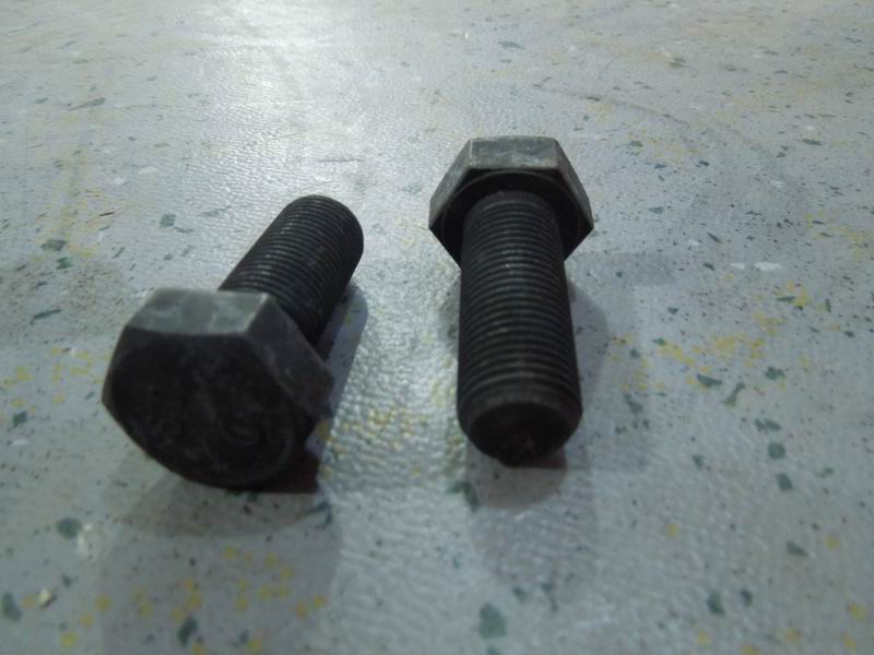Half shaft bolt; M16*1.5*40-1