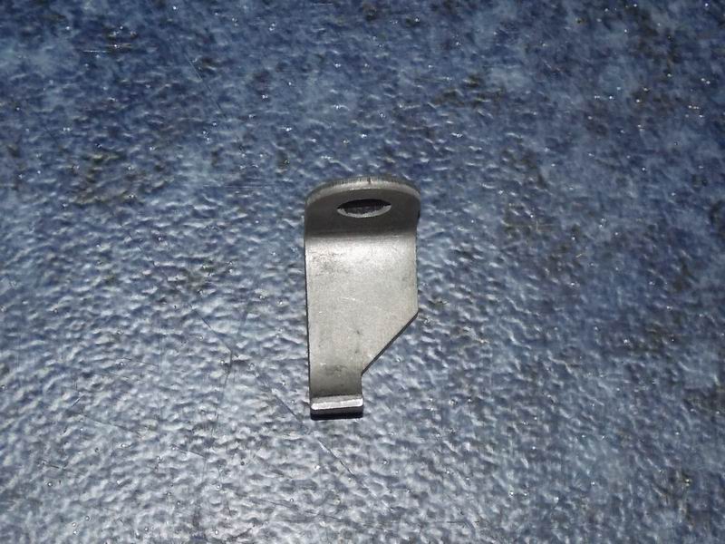 Регулировка стопорной гайки слева