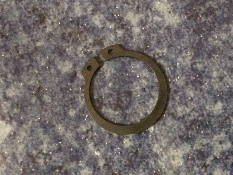 Elastic retaining ring for shaft