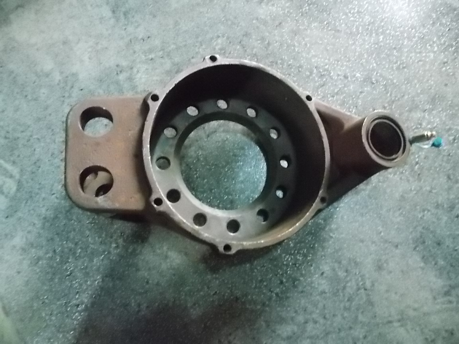 Left rear brake bottom plate