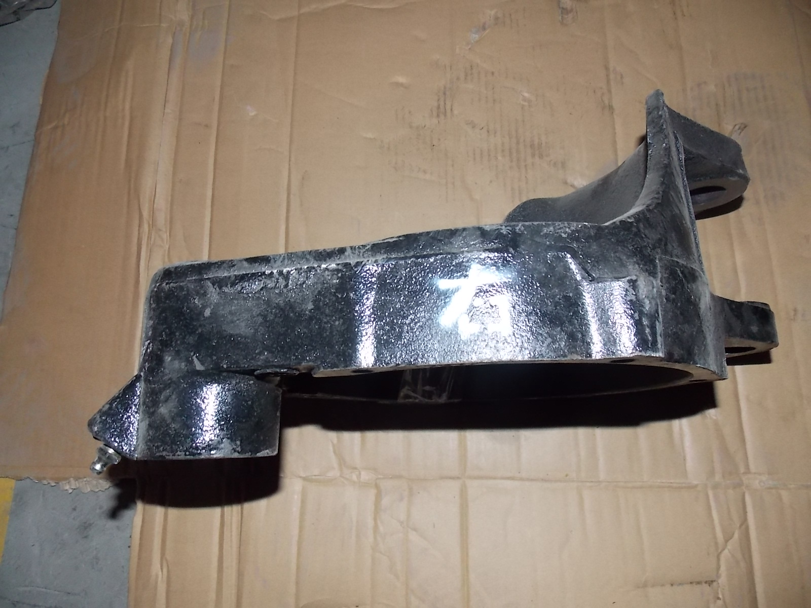 Опорная пластина заднего тормоза в сборе, правая-2