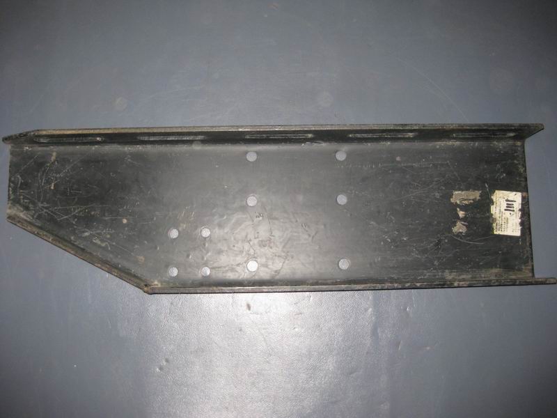 D 纵梁连接板（四）