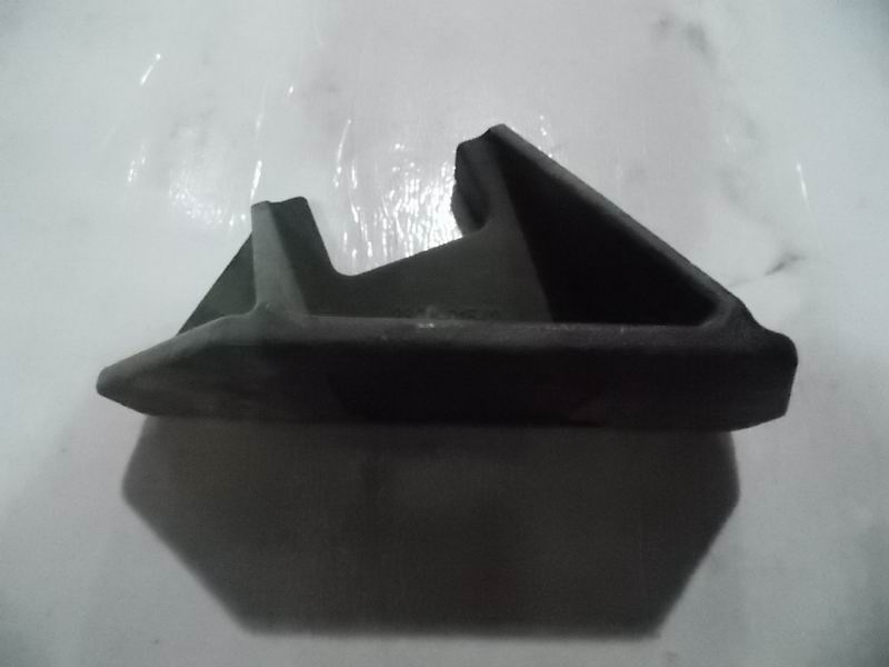 后V形杆支架(左);不带漆