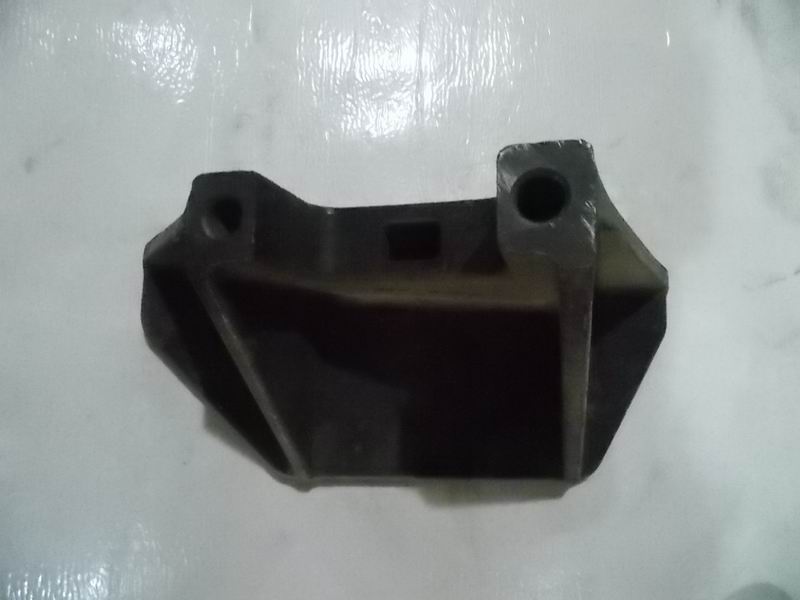 Rear V-shaped rod bracket (left); without paint-1