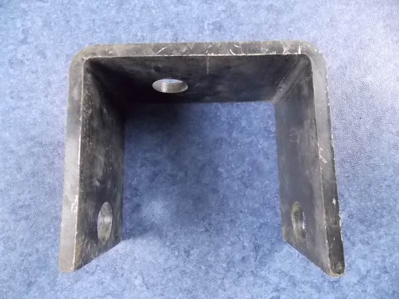 Монтажная пластина амортизатора (справа)-1