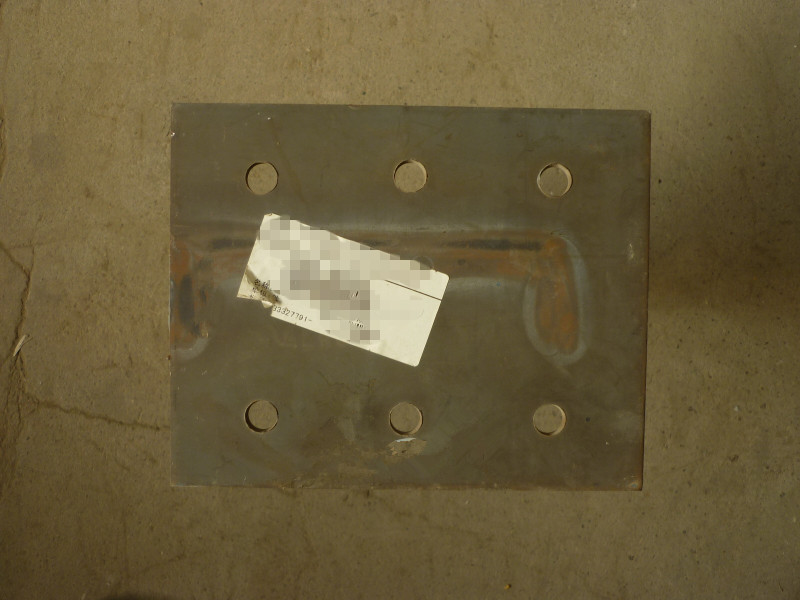 D The sixth lower beam bracket assembly on the left side-3